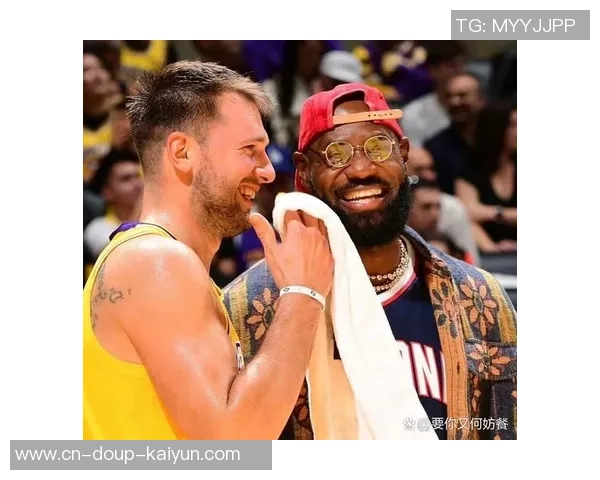 湖人队的勒布朗·詹姆斯总算迎来了朝思暮想的人物改变，卢卡·东契奇和奥斯汀·里夫斯彻底掌控球队